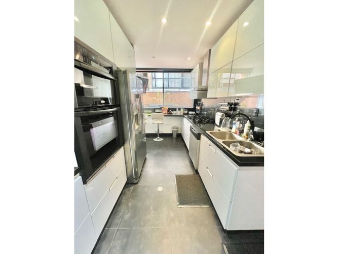 Apartamento de 3 alcobas en venta en Santa Barbara, Bogotá, 160 m² · foto 4 de 18