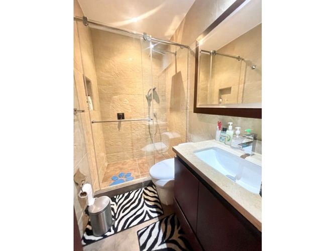 Apartamento de 3 alcobas en venta en Santa Barbara, Bogotá, 160 m² · foto 15 de 18