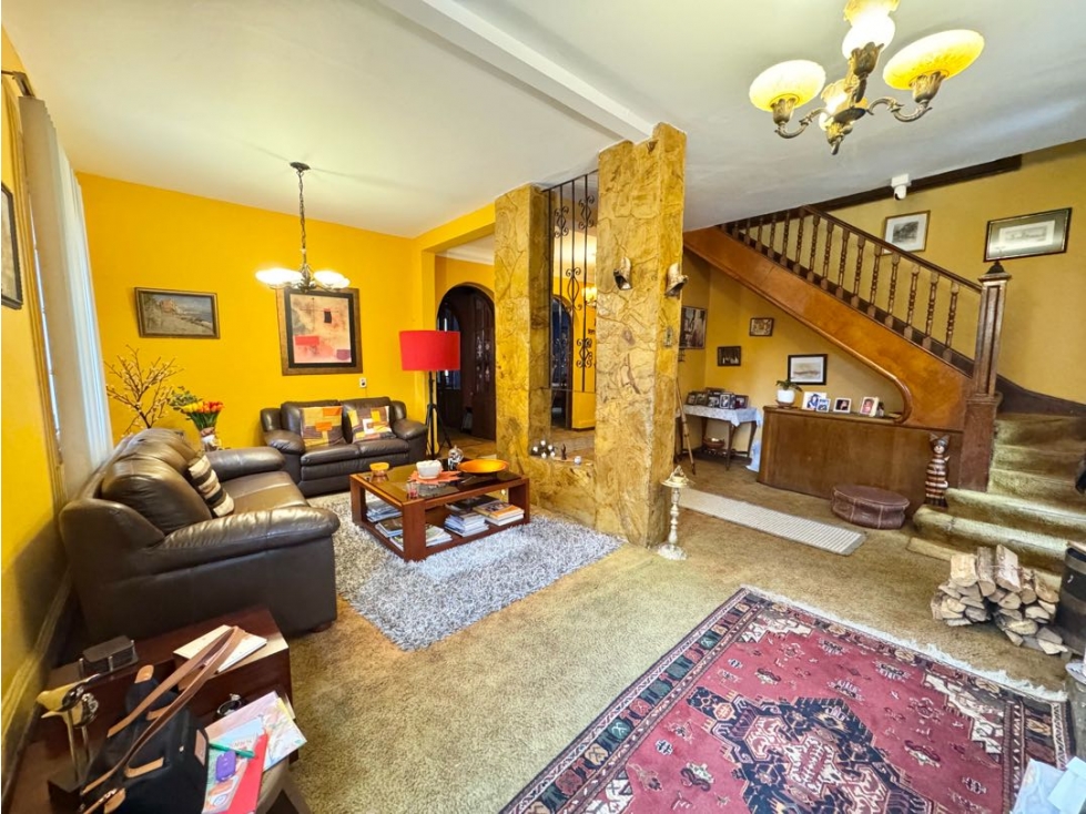 Casa en venta en Los Rosales, Bogotá · foto 8 de 24