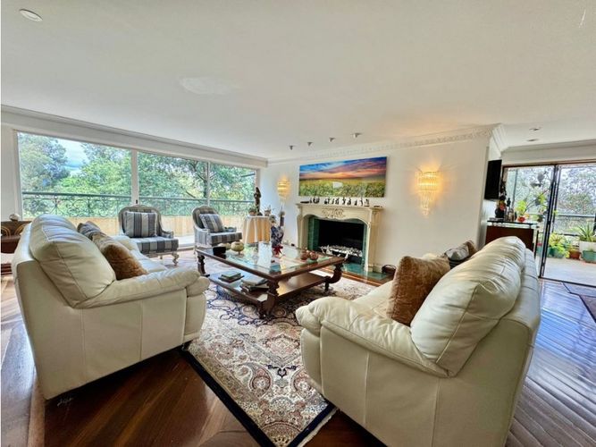 Apartamento de 5 alcobas en venta en Bosque De Pinos, Bogotá, 580 m² · foto 3 de 24