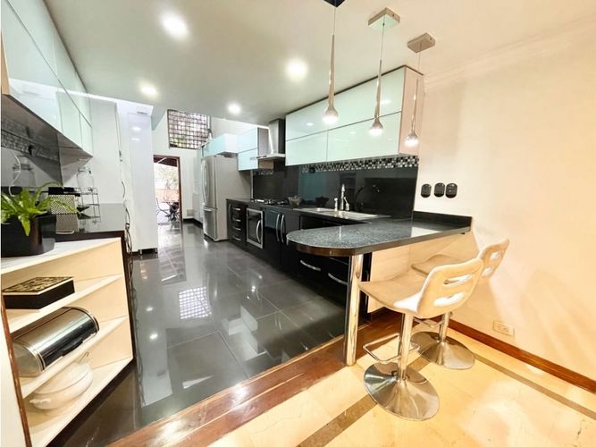 Casa de 4 alcobas en venta en Niza, Bogotá, 265 m² · foto 9 de 22
