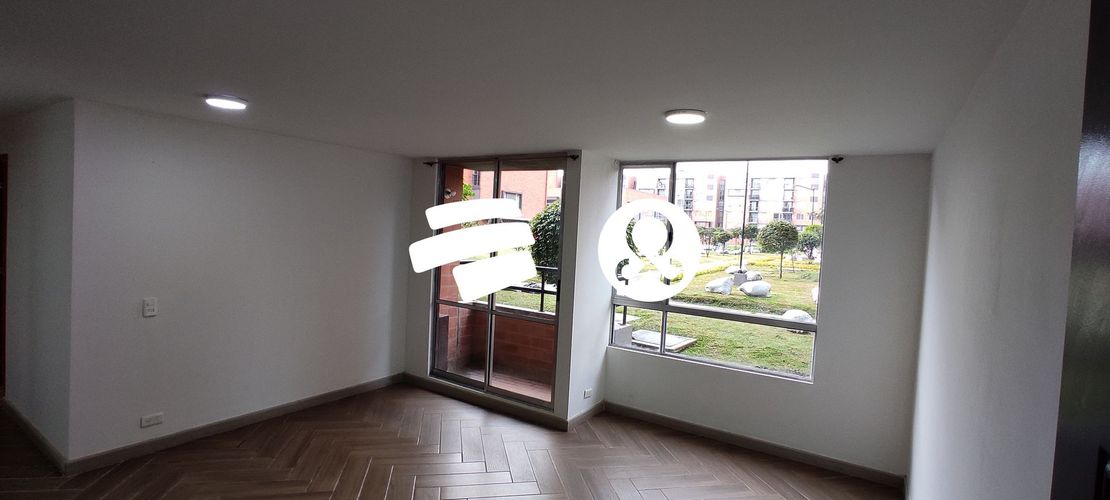 Apartamento de 3 alcobas en venta en Echavarria, Madrid, 60 m² · foto 2 de 9