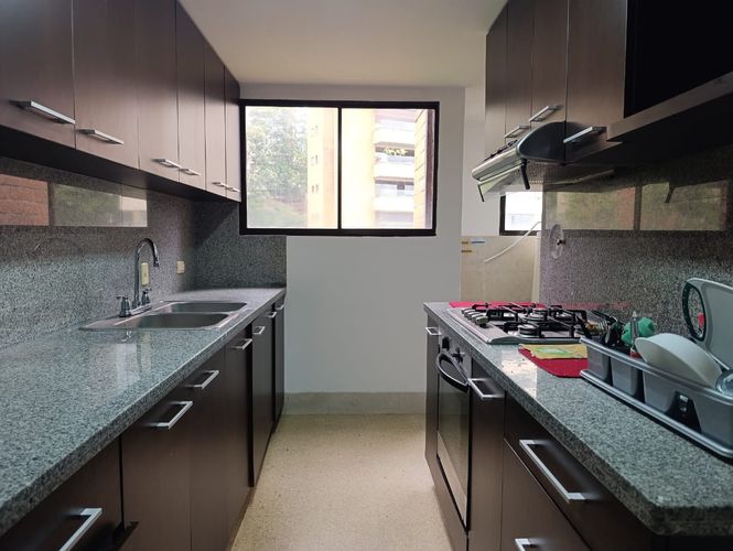 Apartamento de 3 alcobas en venta en El Poblado, Medellín, 145 m² · foto 4 de 17
