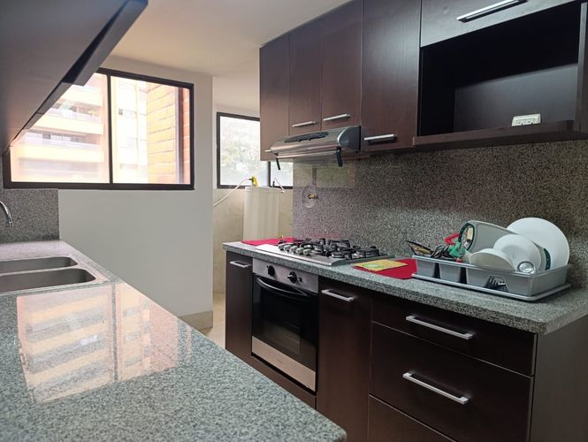 Apartamento de 3 alcobas en venta en El Poblado, Medellín, 145 m² · foto 3 de 17