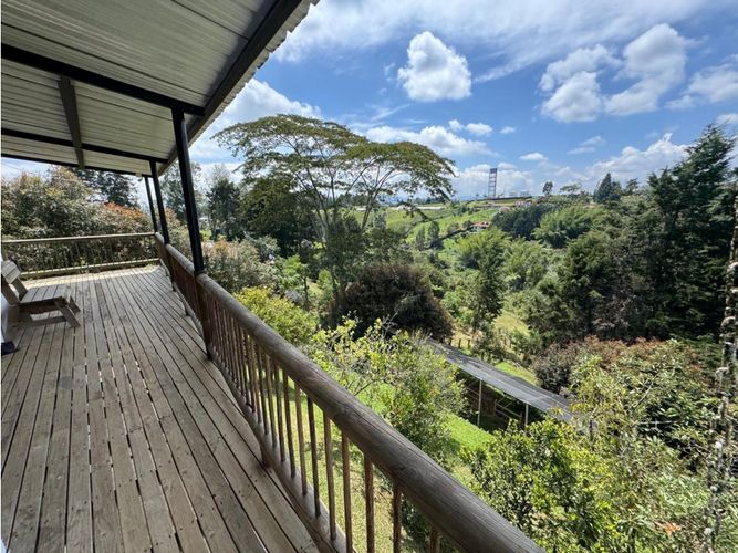 Casa de 3 alcobas en venta en Mampuesto, Rionegro, 230 m² · foto 4 de 11