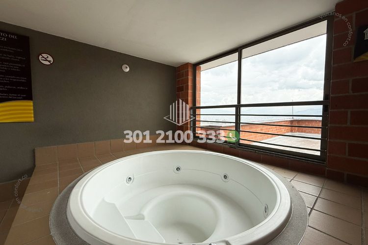 Apartamento de 2 alcobas en arriendo en Loma Del Indio, Medellín, 65 m² · foto 23 de 24