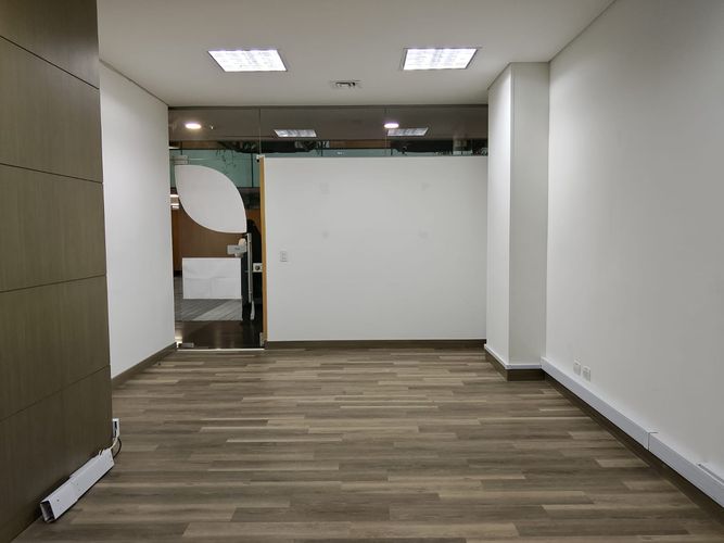 Oficina en arriendo en El Poblado, Medellín, 54 m² · foto 3 de 13