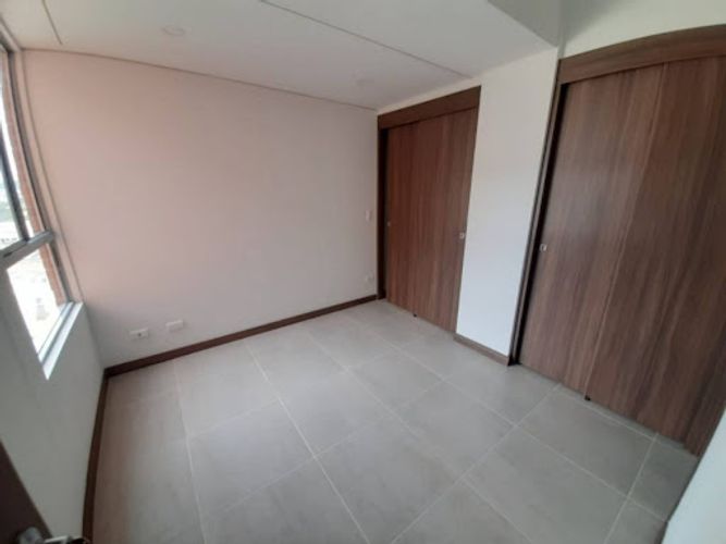 Apartamento de 3 alcobas en venta en San Jose Obrero, Bello, 73 m² · foto 4 de 9