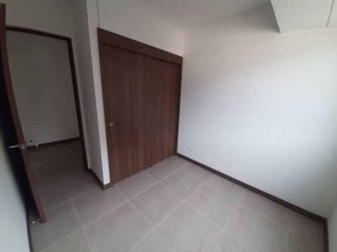 Apartamento de 3 alcobas en venta en San Jose Obrero, Bello, 73 m² · foto 7 de 9