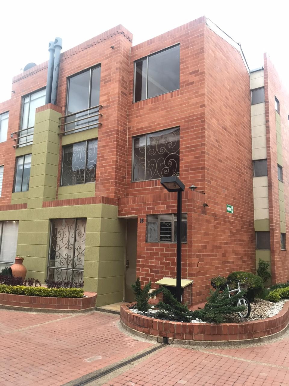 Casa en venta en Alameda, Bogotá · foto 2 de 19