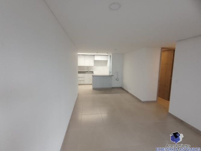 Apartamento de 3 alcobas en arriendo en Camino Verde, Envigado, 80 m² · foto 2 de 13