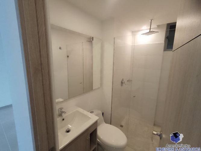 Apartamento de 3 alcobas en arriendo en Camino Verde, Envigado, 80 m² · foto 4 de 13