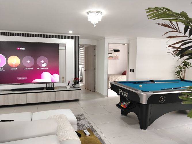 Apartamento de 2 alcobas en arriendo en El Poblado, Medellín, 102 m² · foto 2 de 19