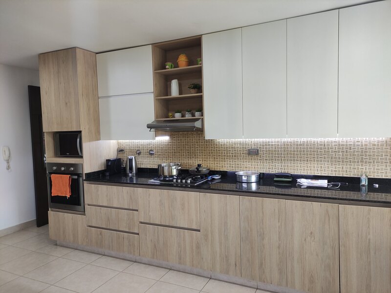 Apartamento en arriendo en El Poblado, Medellín · foto 3 de 17