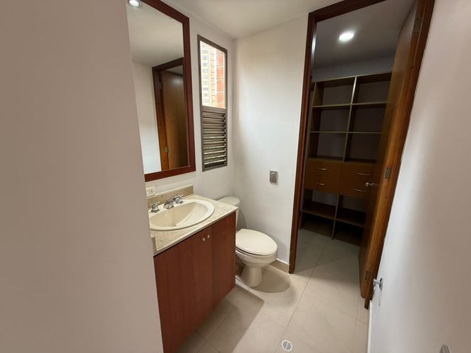 Apartamento en arriendo en Milla De Oro, Medellín · foto 4 de 24