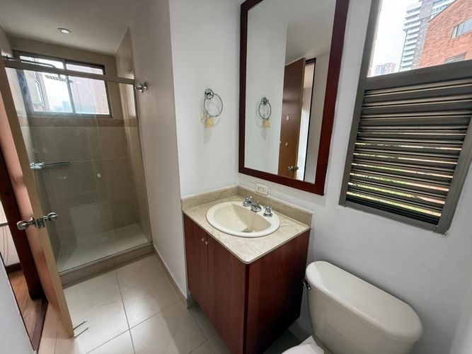 Apartamento en arriendo en Milla De Oro, Medellín · foto 2 de 24