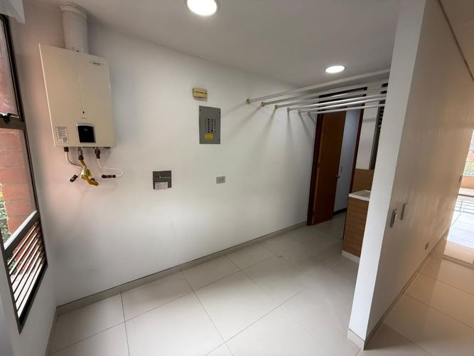 Apartamento en arriendo en Milla De Oro, Medellín · foto 20 de 24
