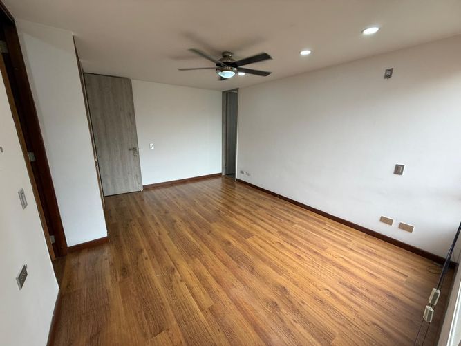Apartamento en arriendo en Milla De Oro, Medellín · foto 8 de 24