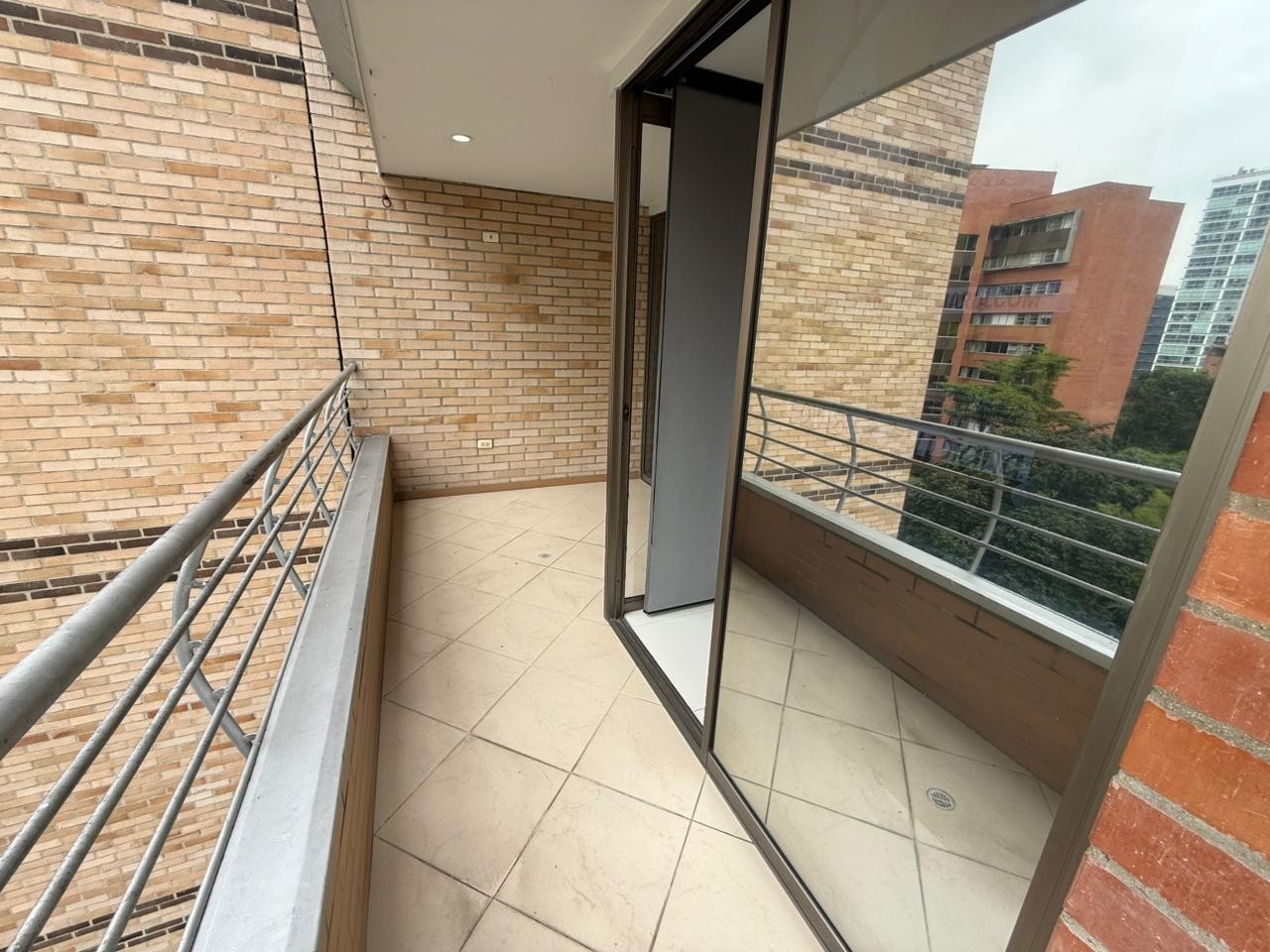 Apartamento en arriendo en Milla De Oro, Medellín · foto 16 de 24