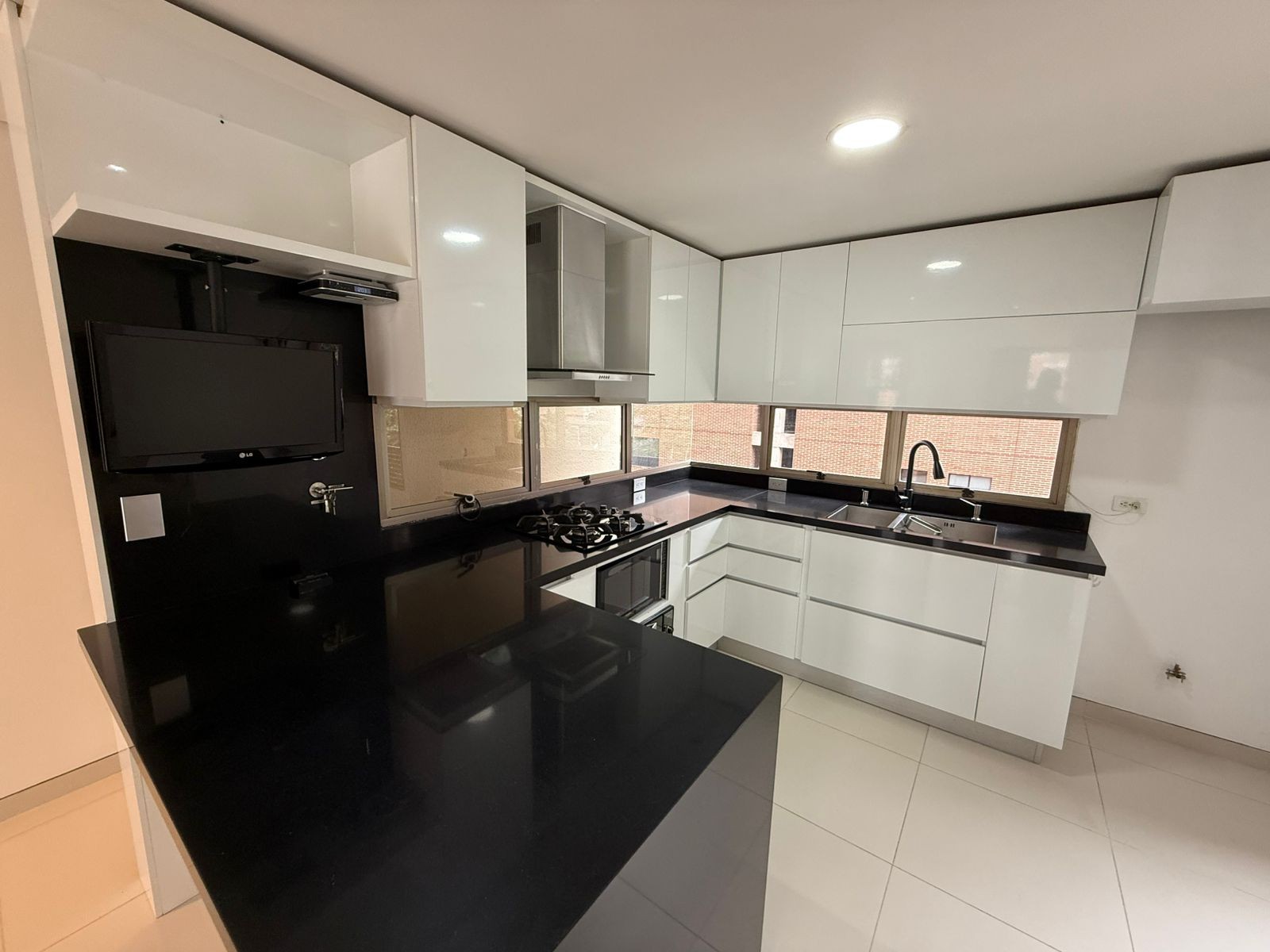 Apartamento en arriendo en Milla De Oro, Medellín · foto 23 de 24