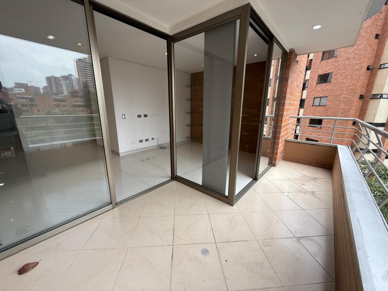 Apartamento en arriendo en Milla De Oro, Medellín · foto 10 de 24