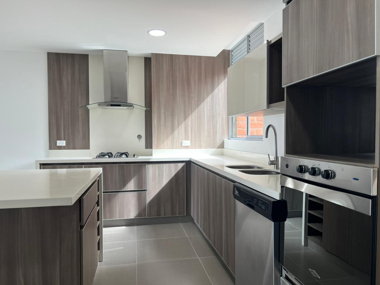 Apartamento en arriendo en La Pradera, Envigado · foto 4 de 18