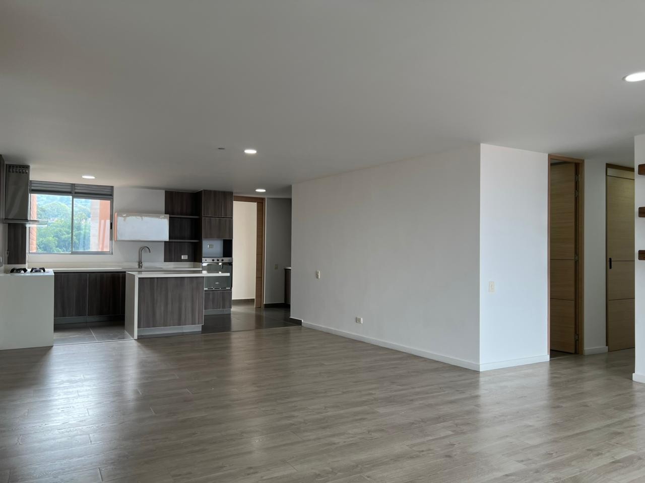 Apartamento en arriendo en La Pradera, Envigado · foto 6 de 18