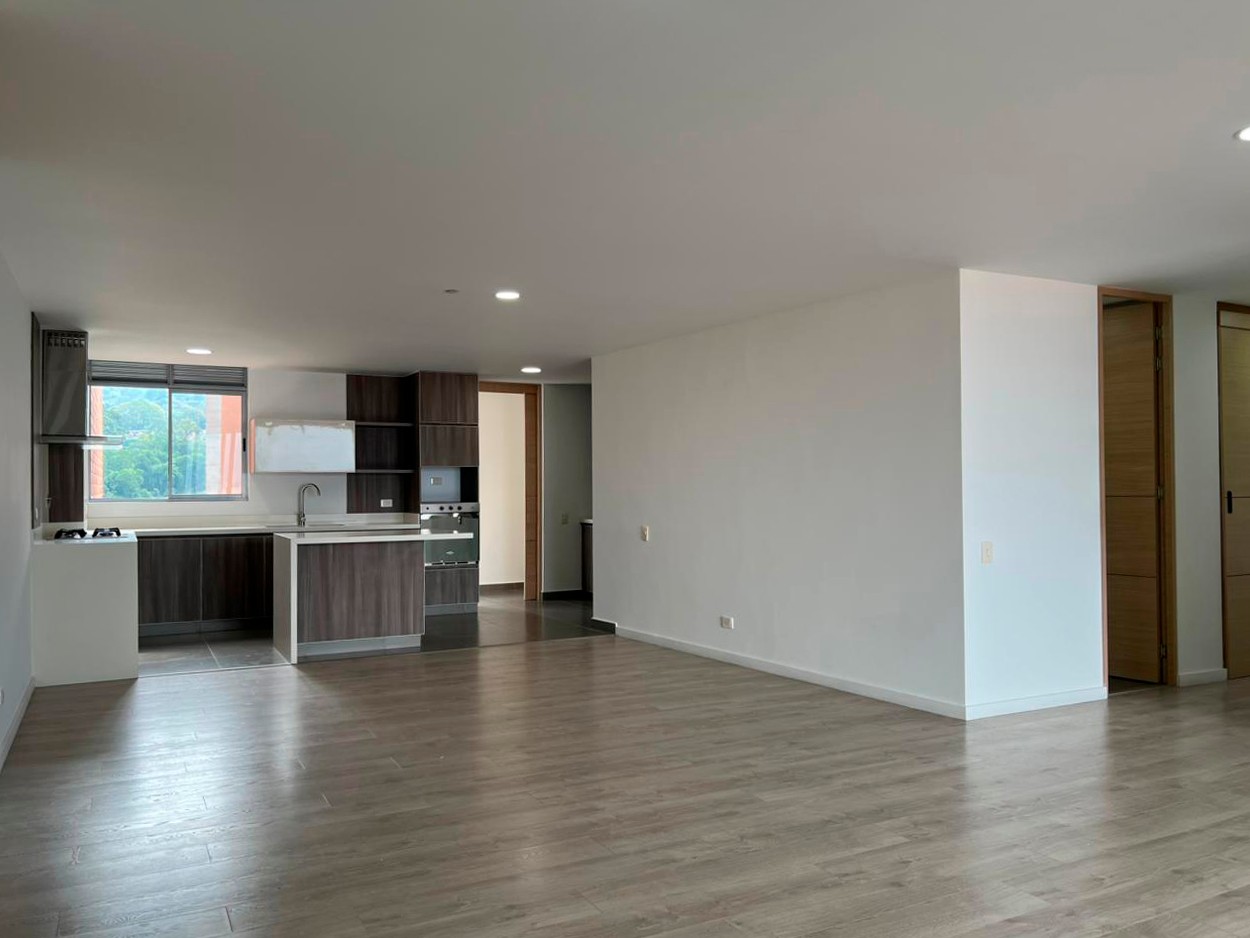 Apartamento en arriendo en La Pradera, Envigado · foto 7 de 18