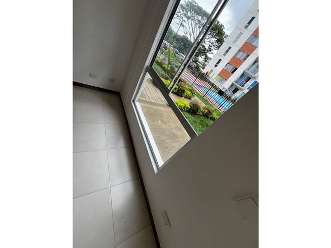 Apartamento de 3 alcobas en venta en Cr. Los Naranjos, Jamundí, 60 m² · foto 6 de 22