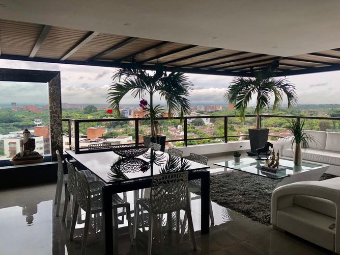 Apartamento de 4 alcobas en venta en Ciudad Jardin, Cali, 360 m² · foto 3 de 19