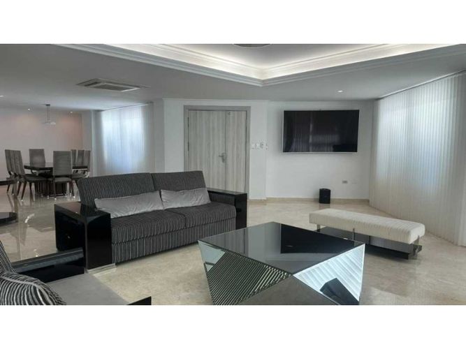Casa de 5 alcobas en venta en Lago Alto, Barranquilla, 390 m² · foto 3 de 18
