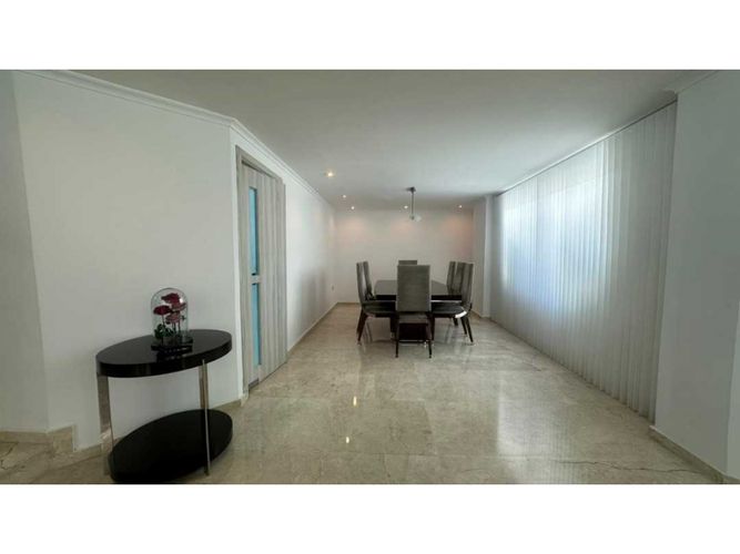 Casa de 5 alcobas en venta en Lago Alto, Barranquilla, 390 m² · foto 4 de 18