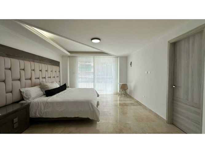Casa de 5 alcobas en venta en Lago Alto, Barranquilla, 390 m² · foto 9 de 18