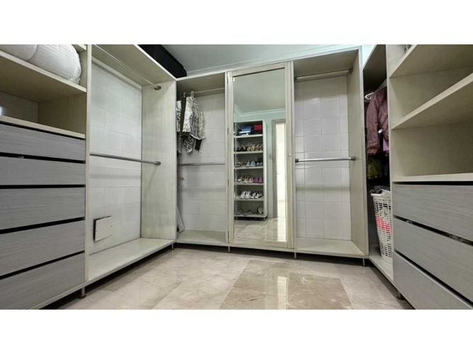 Casa de 5 alcobas en venta en Lago Alto, Barranquilla, 390 m² · foto 11 de 18