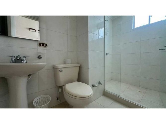 Casa de 5 alcobas en venta en Lago Alto, Barranquilla, 390 m² · foto 15 de 18