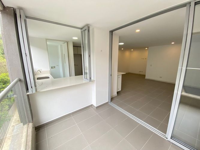 Apartamento de 3 alcobas en arriendo en Castropol, Medellín, 108 m² · foto 5 de 16