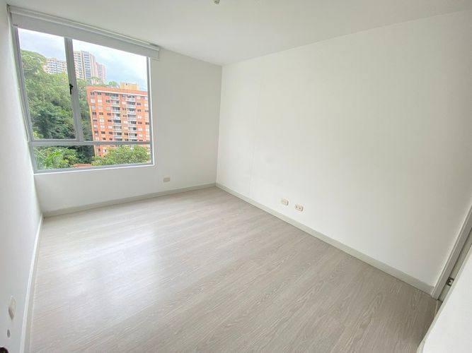 Apartamento de 3 alcobas en arriendo en Castropol, Medellín, 108 m² · foto 6 de 16