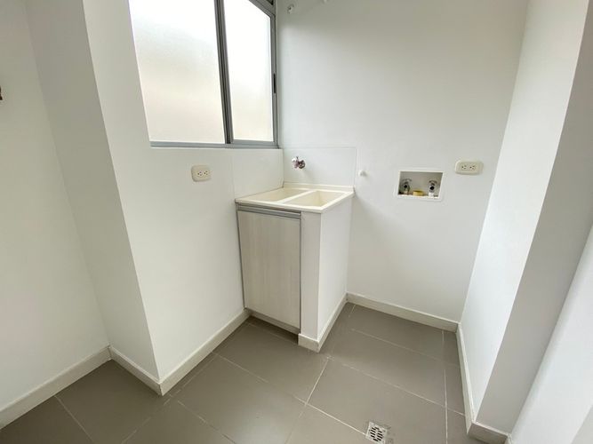 Apartamento de 3 alcobas en arriendo en Castropol, Medellín, 108 m² · foto 14 de 16