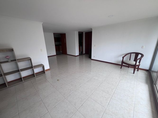 Apartamento de 4 alcobas en arriendo en Los Balsos, Medellín, 140 m² · foto 3 de 23