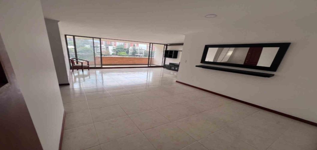Apartamento de 4 alcobas en arriendo en Los Balsos, Medellín, 140 m² · foto 5 de 23