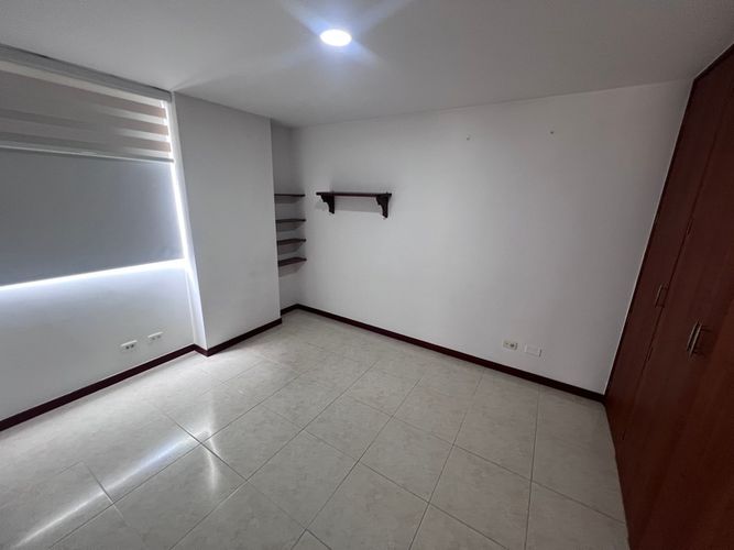 Apartamento de 4 alcobas en arriendo en Los Balsos, Medellín, 140 m² · foto 11 de 23