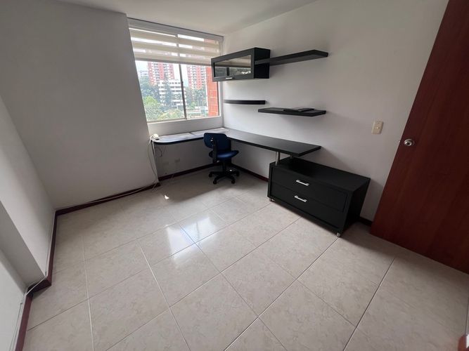 Apartamento de 4 alcobas en arriendo en Los Balsos, Medellín, 140 m² · foto 12 de 23