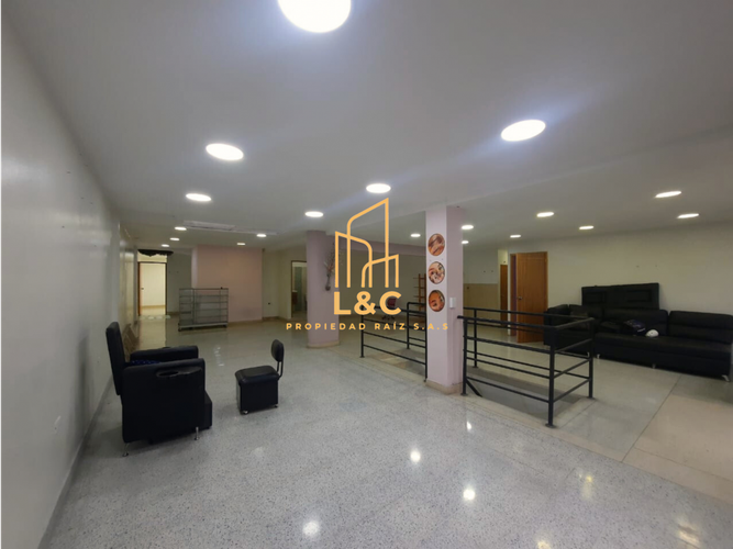 Local en arriendo en Los Naranjos, Itagüí, 150 m² · foto 2 de 9