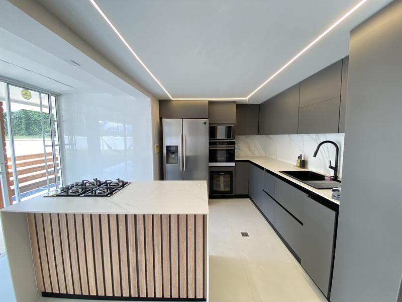 Apartamento en arriendo en El Poblado, Medellín · foto 3 de 15
