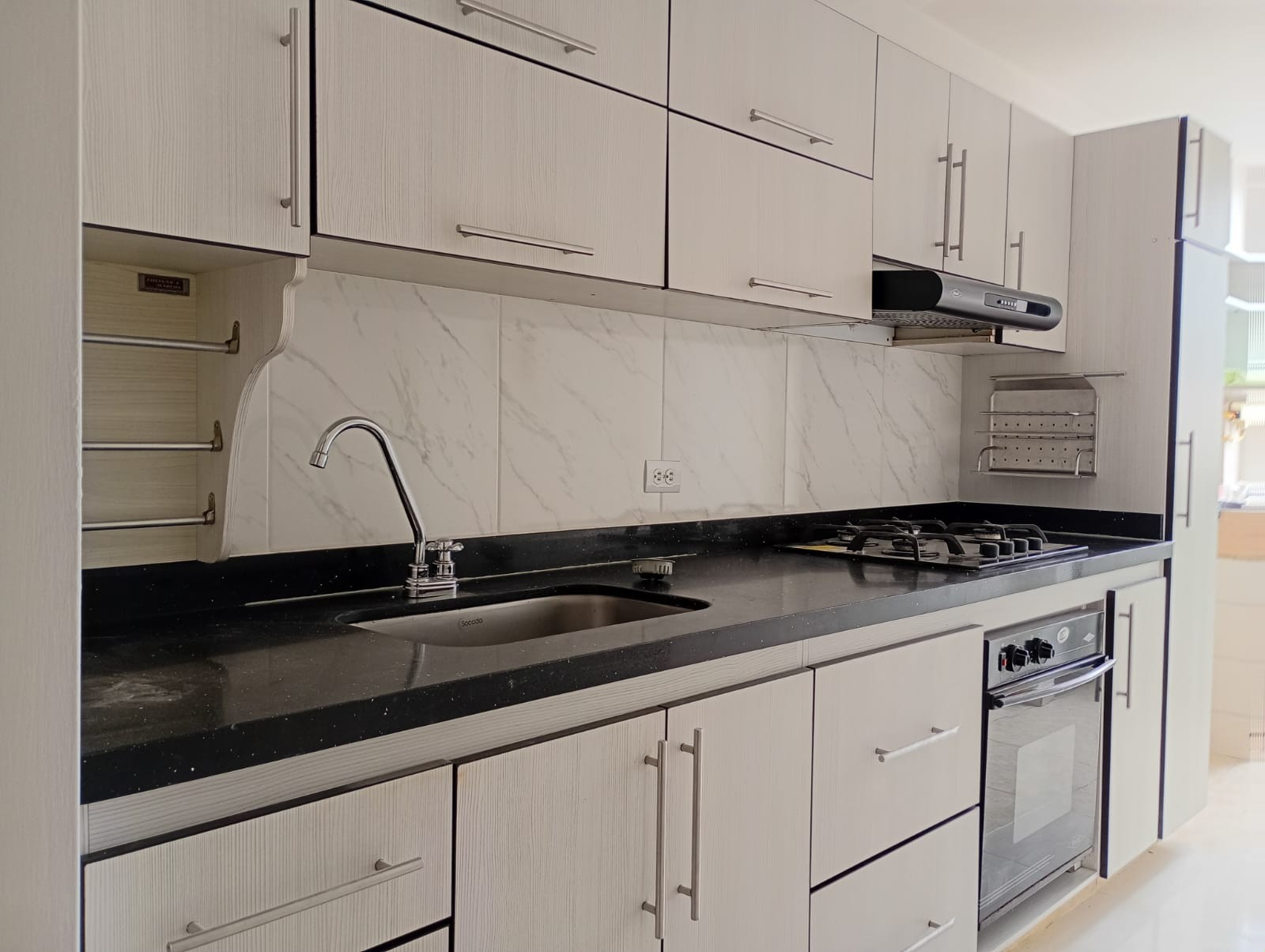 Apartamento en arriendo en La Castellana, Medellín · foto 14 de 17