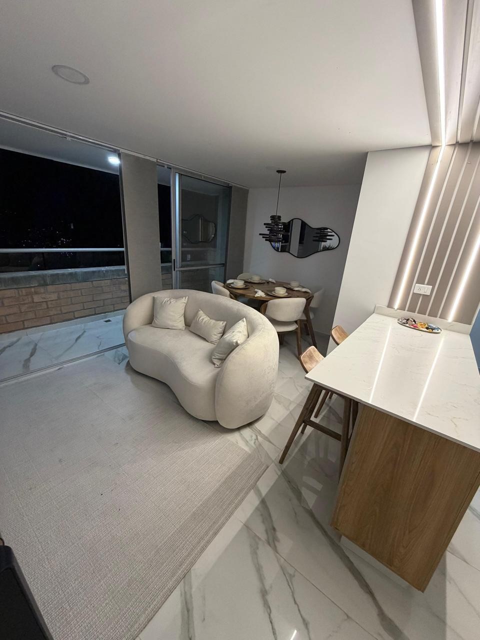 Apartamento en venta en La Ferreria, La Estrella · foto 2 de 24