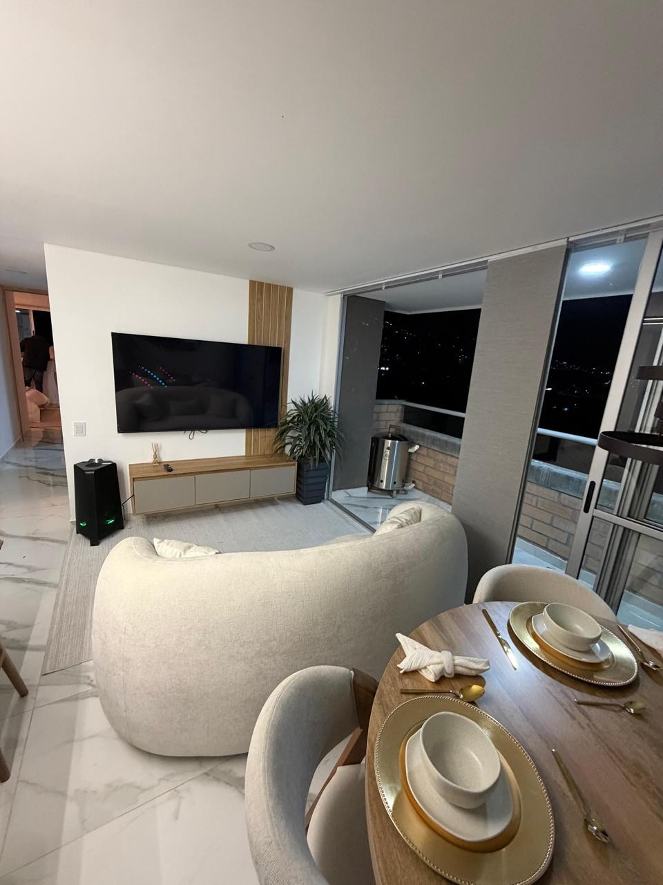 Apartamento en venta en La Ferreria, La Estrella · foto 3 de 24