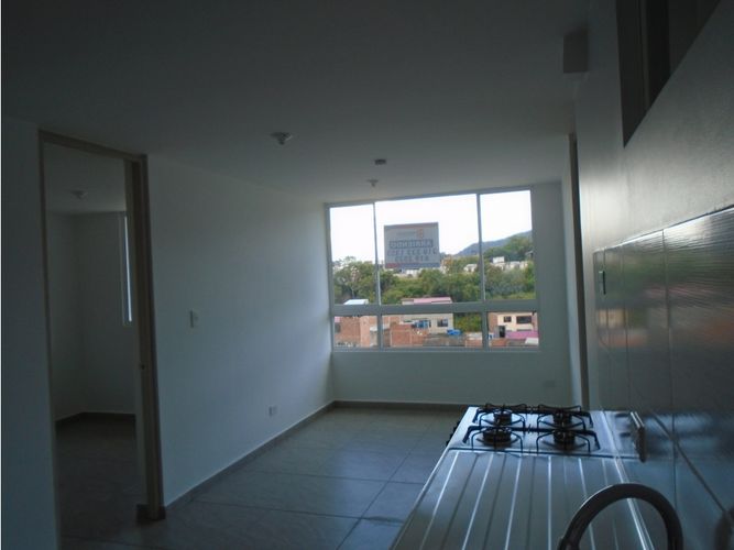 Apartamento de 2 alcobas en venta en San Antonio Del Carrizal, Girón, 43 m² · foto 2 de 17