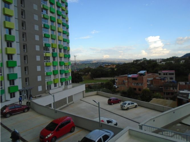 Apartamento de 2 alcobas en venta en San Antonio Del Carrizal, Girón, 43 m² · foto 3 de 17
