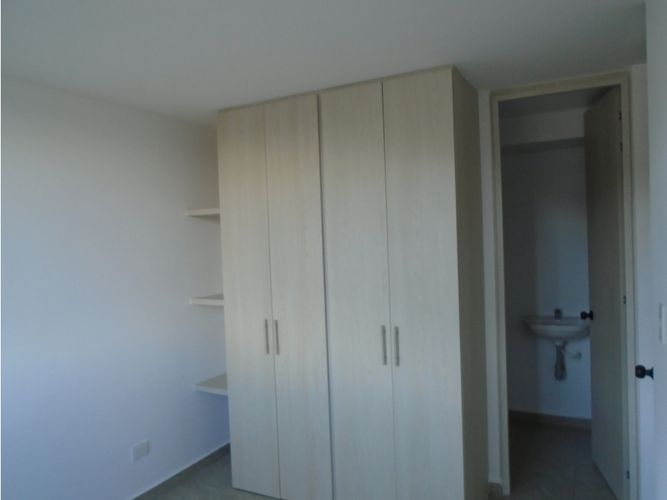 Apartamento de 2 alcobas en venta en San Antonio Del Carrizal, Girón, 43 m² · foto 9 de 17